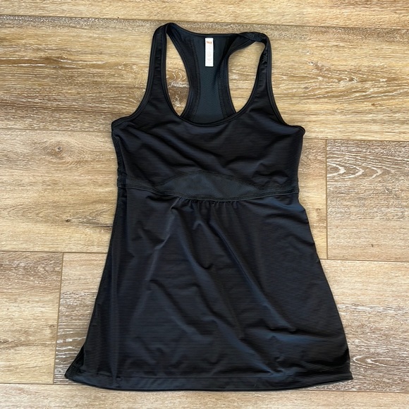 Lucy Tops Lucy Active Tank With Cinched Bottom Poshmark